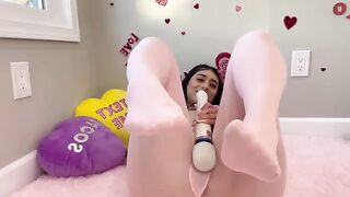 Violet Myers got her pussy railed on Valentine’s Day with a big cock