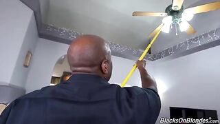 Hiring a handyman gets Jazmin Luv’s pussy hammered by BBC
