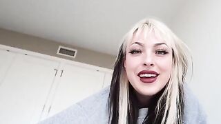 The girl persuaded her boyfriend to make a blowjob for her