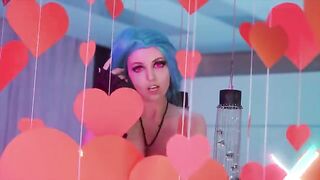 Cute girl Jinx fucks in her ass hole in an intense cosplay scene