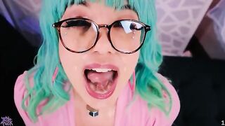 Sticky jizz all over the face of Little Puck, the queen of freaks