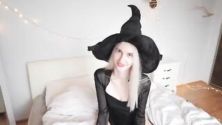 A man came to the house of a naughty witch on Halloween night
