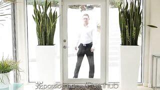The real estate agent gets intimate to seal the deal