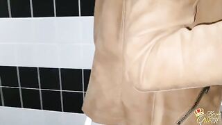 Babe fucks in the public toilet for the sake of interest