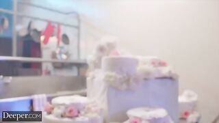 Alyx Star competes with bakers, gets horny and fucks