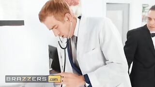 Doctor cures Kiki Daniels' cold feet with his enormous thick cock