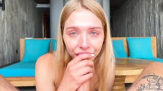 The cheating Californiababe is doing blowjob during a psychotherapy session with a tricky doctor