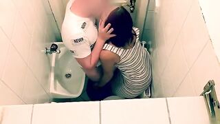 A hot girl met a guy on Tinder and they fucked in the restaurant toilet