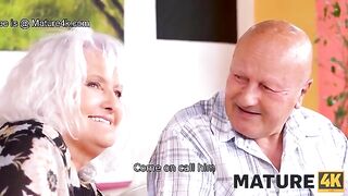 The guy fucks the fat cougar on the table in HD