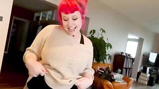 Proxy Paige gets her asshole stretched while cooking