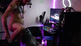 Gamer girl gets her pussy railed while playing Destiny 2