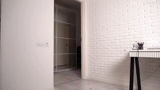 The address was incorrect, so the courier had to make a surprise for another