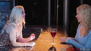 Jill Kassidy gets seduced by a hot lesbian bartender