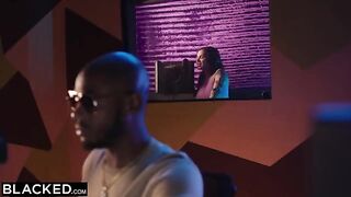 Singer Keisha got fucked by a music producer in an intense session