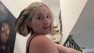 A hot chick prefers to receive a cock instead of money in her house