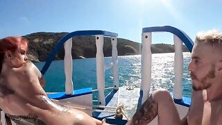 A guy fucked his girl on the boat and made a cumshot