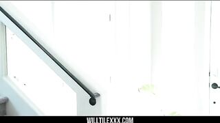 The big-breasted maid Jackie Hoff was fucked by her boss with his huge cock