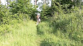 Babe fucked hard in the forest by a risk-taker