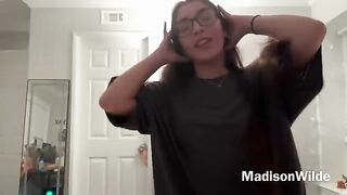 Latina teen gets her boyfriend’s cock sucked with passion