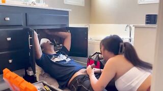 The Asian girl paid for the repairman with her pussy