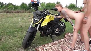 Hot mature with big tits gets banged by a stranger on picnic