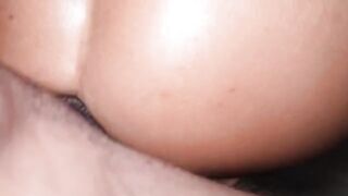 The queen of anal squirt gets her asshole gapped again