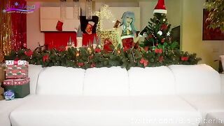 Sia Siberia has a hot solo session with her favorite toy