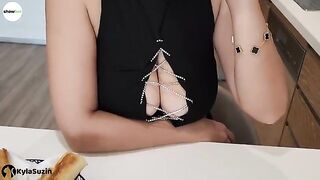 The girl tries to justify herself to have sex under the table