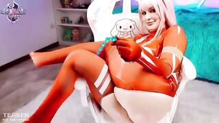Zero Two makes cum shot after squirting from her pussy