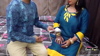 Desi Pari aunty gets fucked hard for money with clear Hindi audio