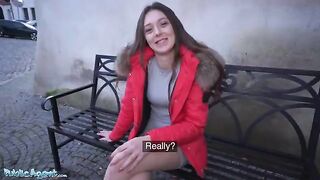 The guy paid Isabela de Laa for sex on the street