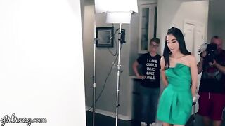 Two 18-year-old prom queens, Lexi Lore and Harmony Wonder, know how to please with their fingers