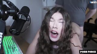 A girl finally did some good quality content