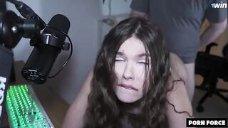 A girl finally did some good quality content