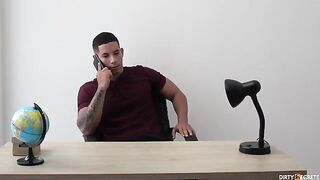I fucked an agent who wanted to meet my huge cock, a tempting offer
