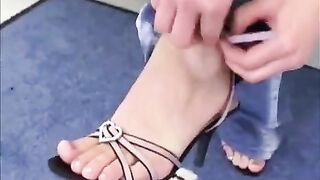 Juicy woman makes a stunning blowjob and fucks beautifully