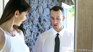 A noble man fucked the beauty on the couch with his big dick