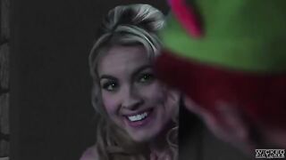 Sex with a cute Keira Nicole in her bedroom, 60fps - Full Service Talent