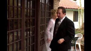 Bride cheats on her husband with a lover on their wedding night