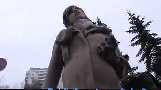A girl from the streets agreed to do a blowjob for some money
