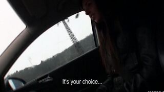 A cunning taxi driver forced the passenger to suck his dick