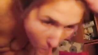 The guy finished right in the mouth of his girlfriend
