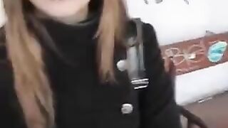 A girl is not shy to do blowjob in public places