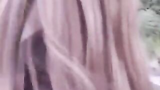 A girl is not shy to do blowjob in public places