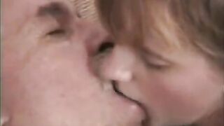 The grandfather nearly tore the finger of his granddaughter, who is too enthusiastic