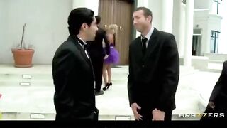 The bride had to paint a witness, so she immediately pulled him to the bed