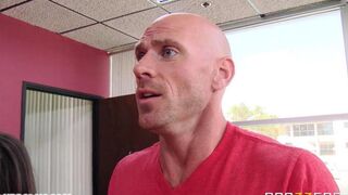 A long member penetrates the anal of a sexy athlete