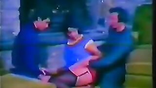 Retro Italian sex with hardcore threesome action and more - Eporn