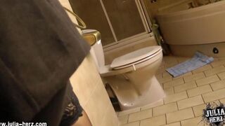 Sex at home with a stunning woman