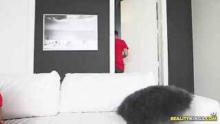 A man fiercely fucked a pretty woman in the shower